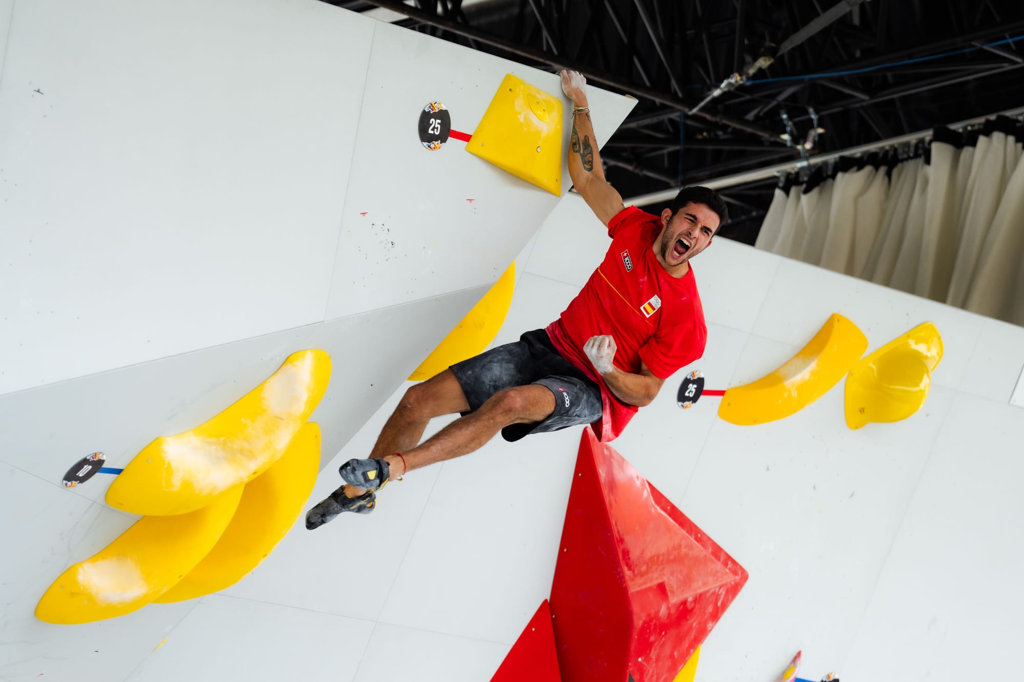 Alberto Ginés López topping out M4 in in qualification